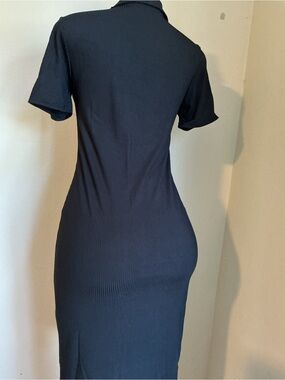 Women's Black Ribbed Short Sleeve Midi Dress
